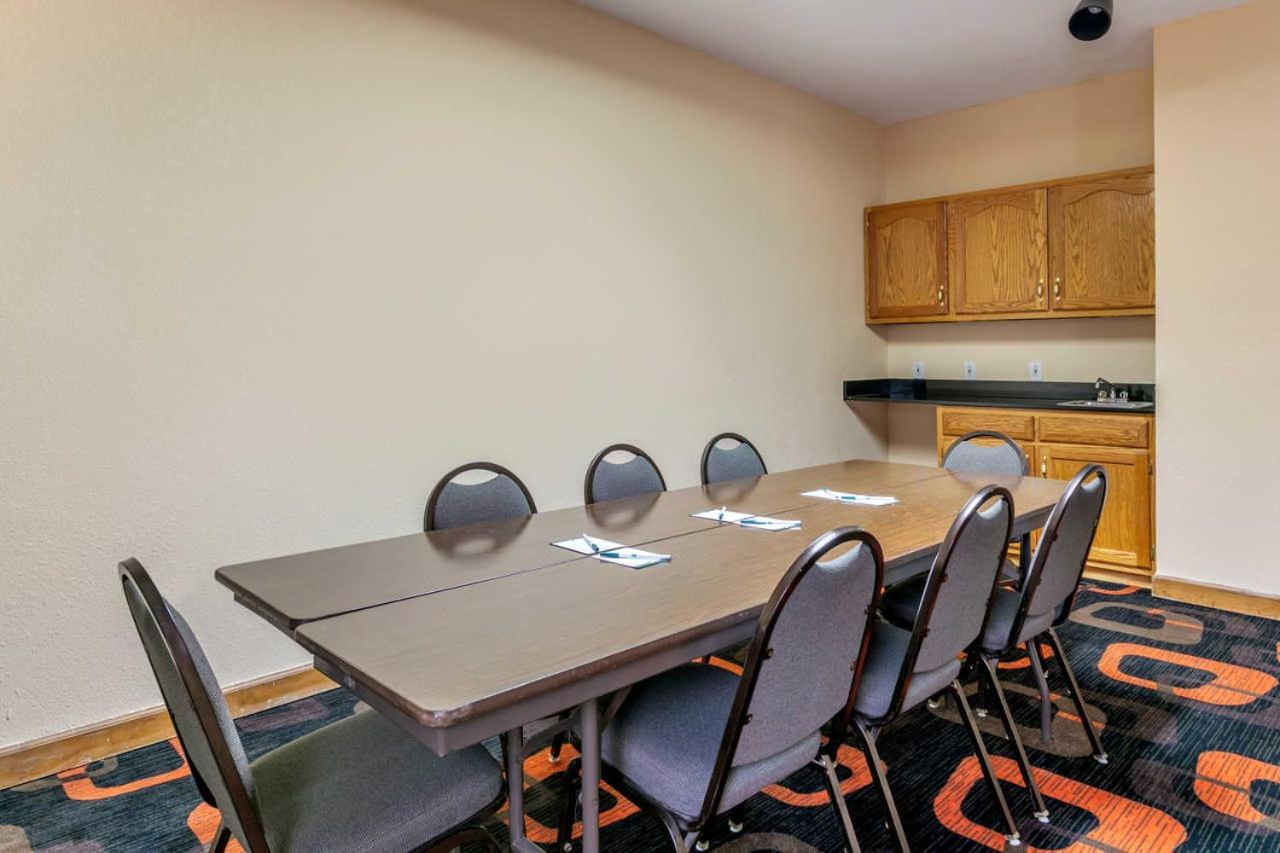 Quality Inn Rogersville Экстерьер фото